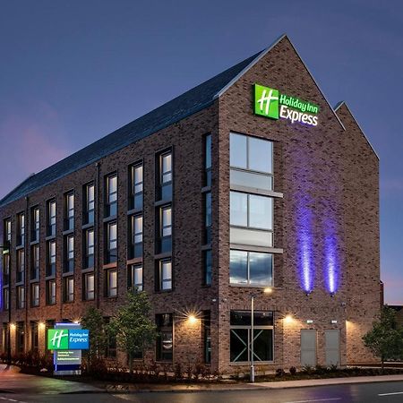 Holiday Inn Express Cambridge West - Cambourne By Ihg エクステリア 写真