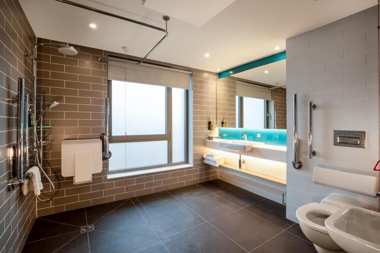 Holiday Inn Express Cambridge West - Cambourne By Ihg エクステリア 写真