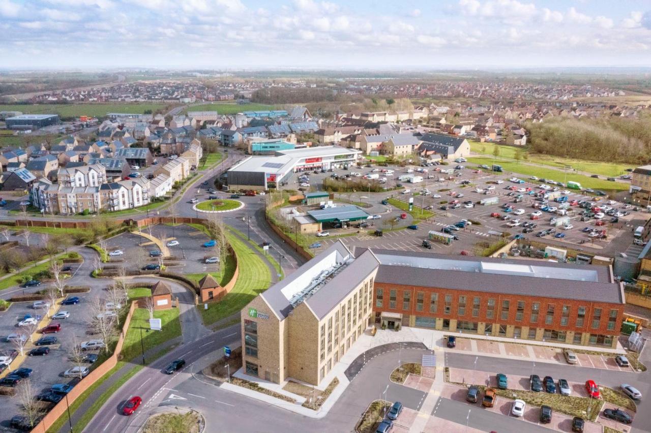 Holiday Inn Express Cambridge West - Cambourne By Ihg エクステリア 写真