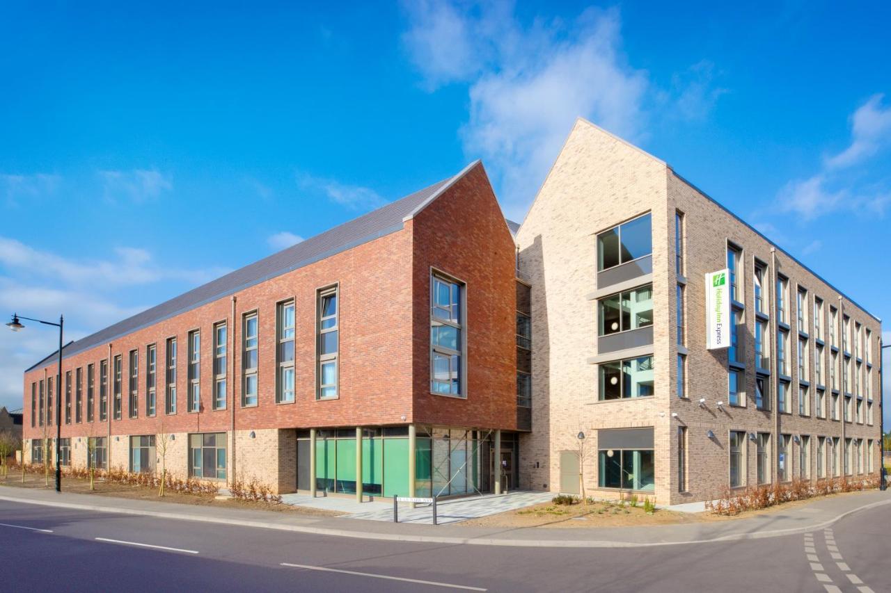 Holiday Inn Express Cambridge West - Cambourne By Ihg エクステリア 写真