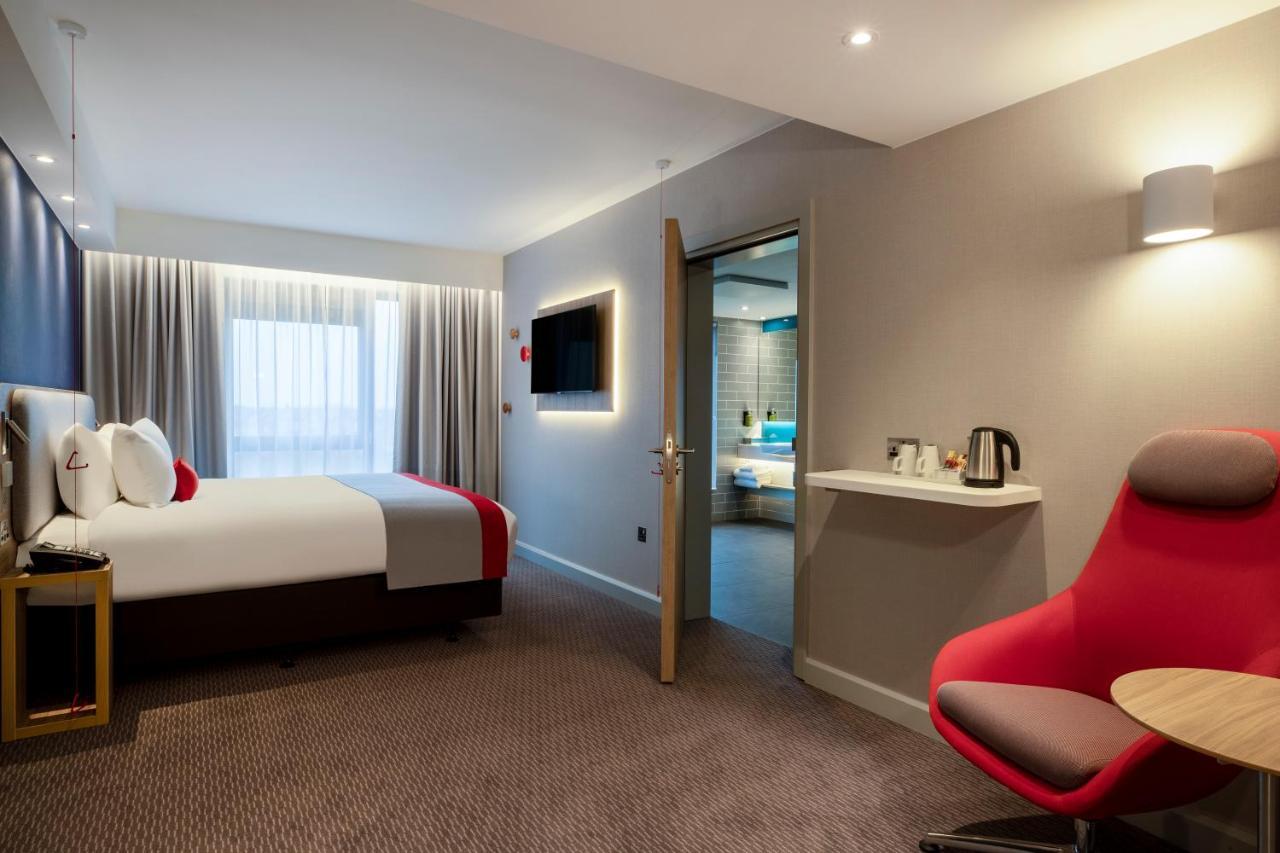 Holiday Inn Express Cambridge West - Cambourne By Ihg エクステリア 写真