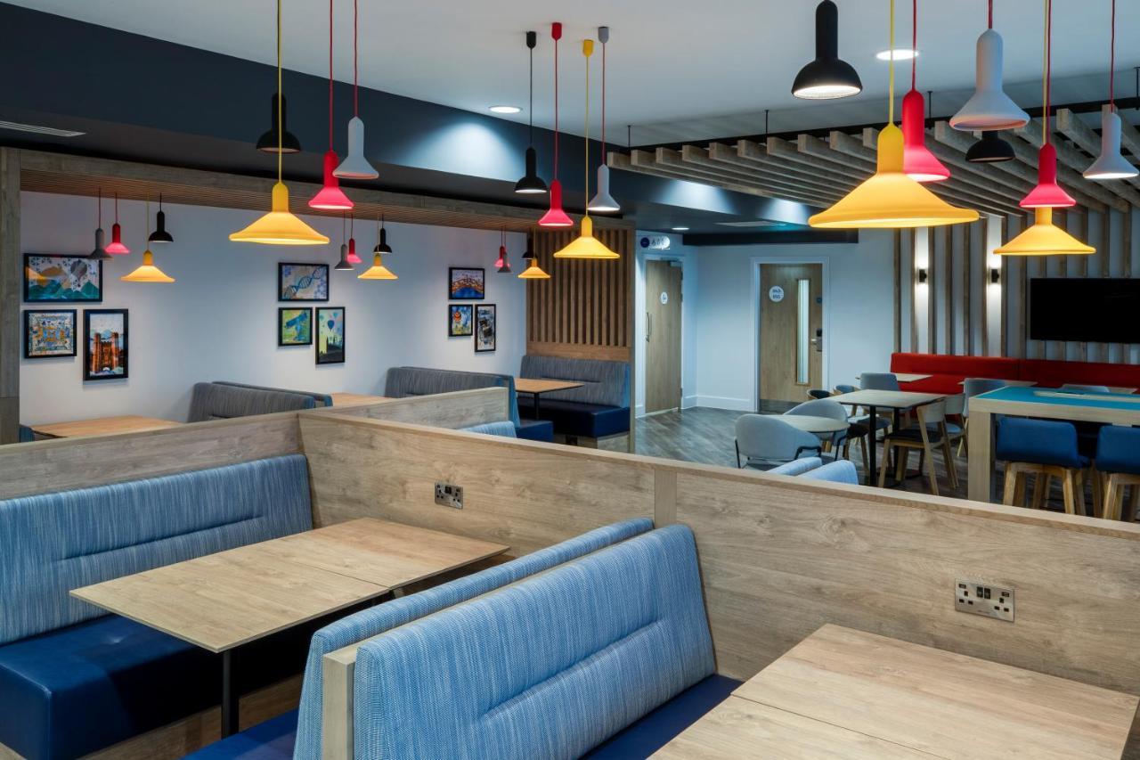 Holiday Inn Express Cambridge West - Cambourne By Ihg エクステリア 写真