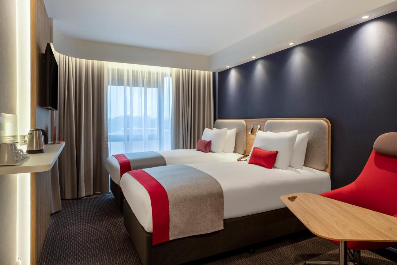 Holiday Inn Express Cambridge West - Cambourne By Ihg エクステリア 写真