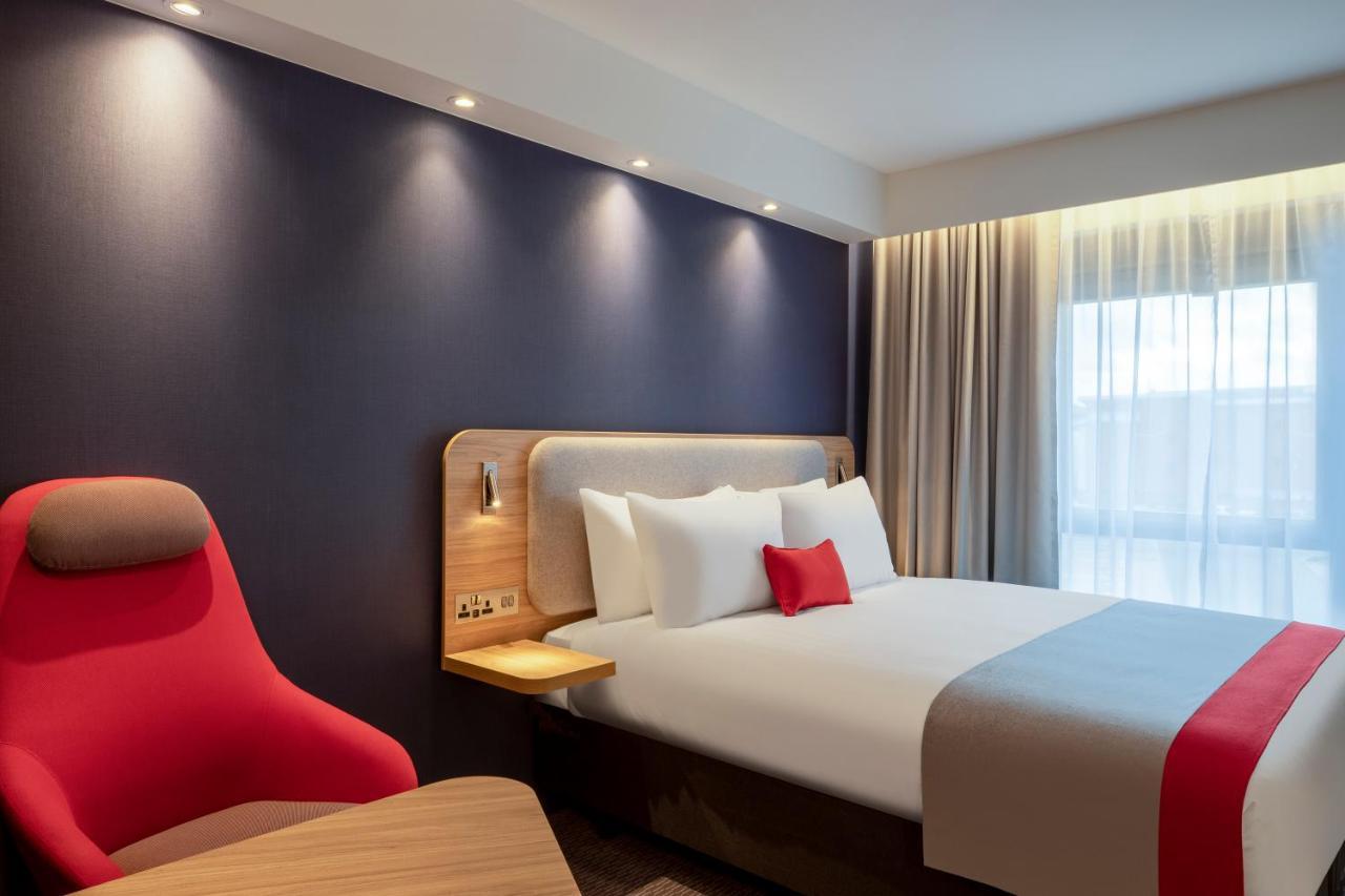 Holiday Inn Express Cambridge West - Cambourne By Ihg エクステリア 写真