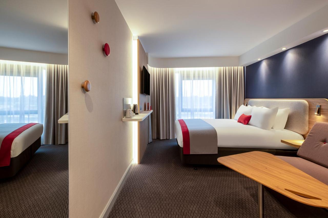 Holiday Inn Express Cambridge West - Cambourne By Ihg エクステリア 写真
