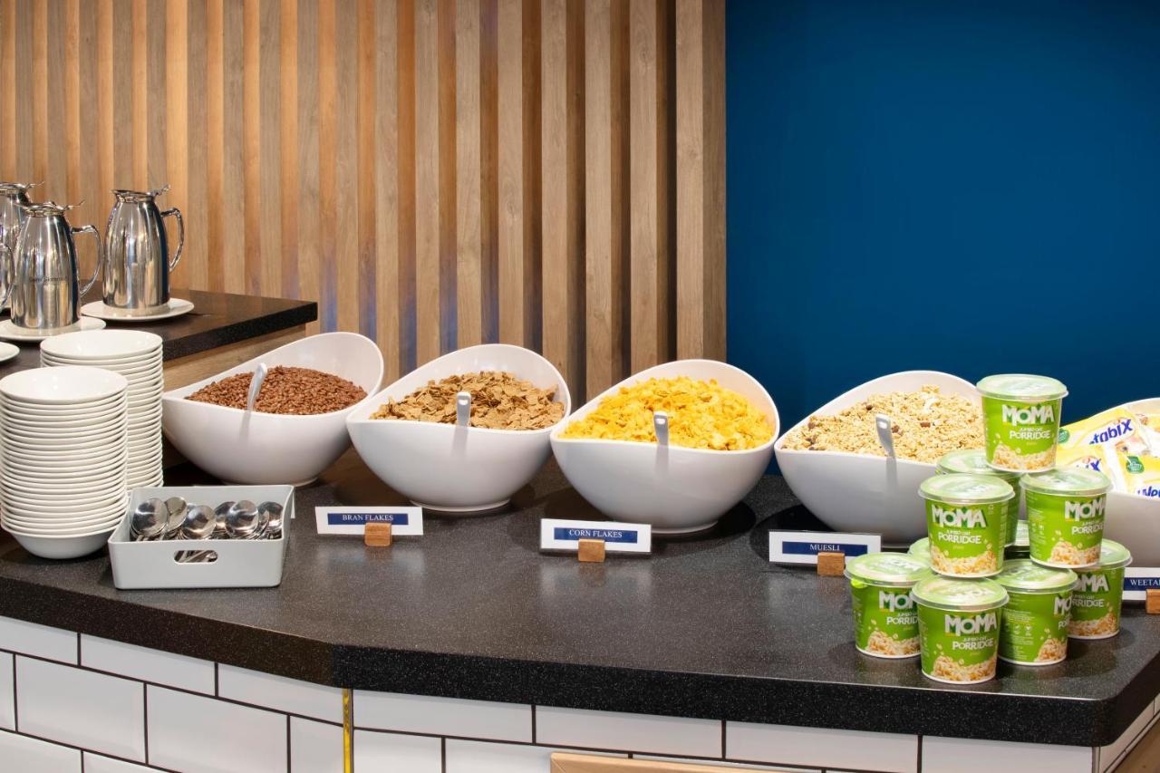 Holiday Inn Express Cambridge West - Cambourne By Ihg エクステリア 写真