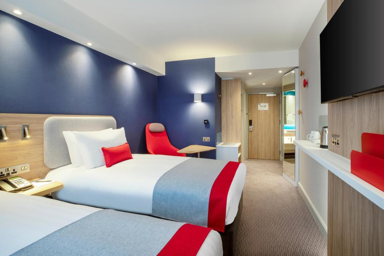 Holiday Inn Express Cambridge West - Cambourne By Ihg エクステリア 写真